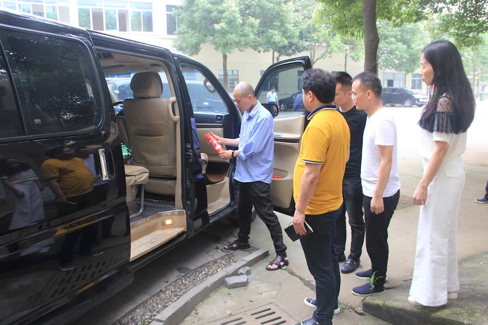 c0acb6e4d5864238a3081fffa7ff1dce.jpg c0acb6e4d5864238a3081fffa7ff1dce.jpg